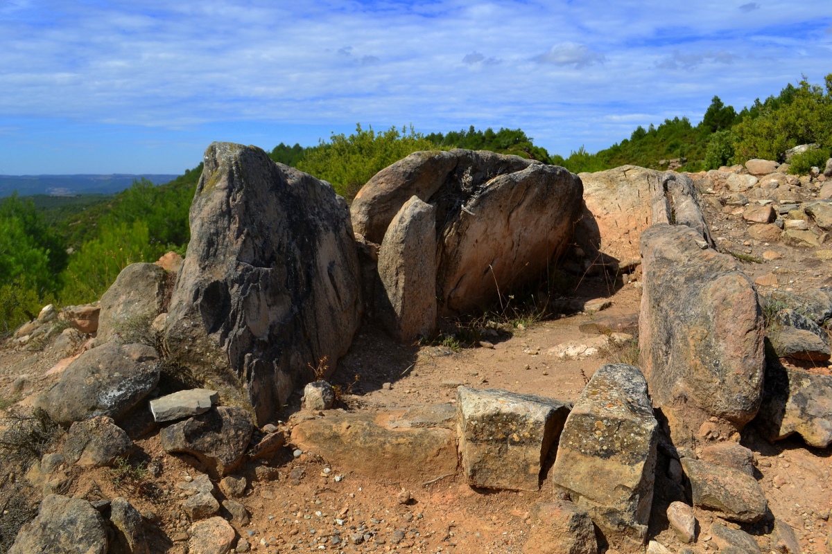 Click for the gallery page to add comments and vote (PID:140625) Dolmen de Les Maioles
