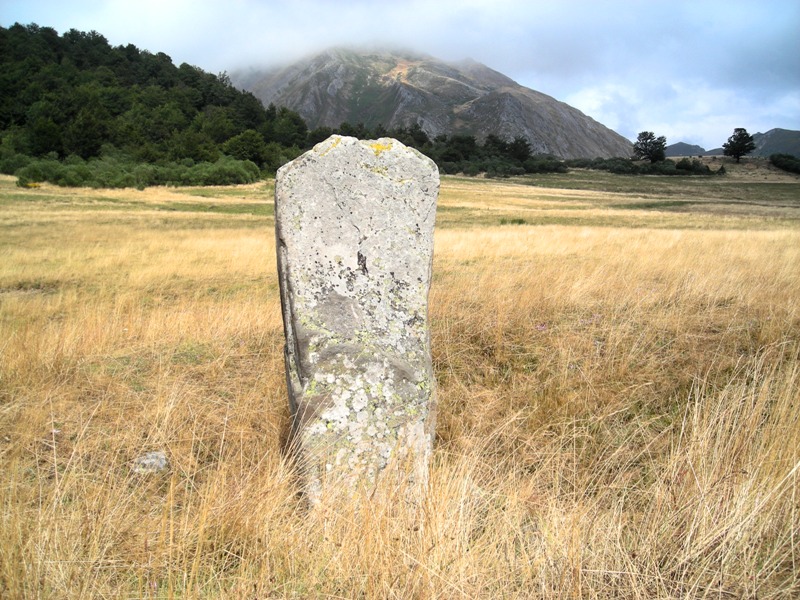 La Uña menhir