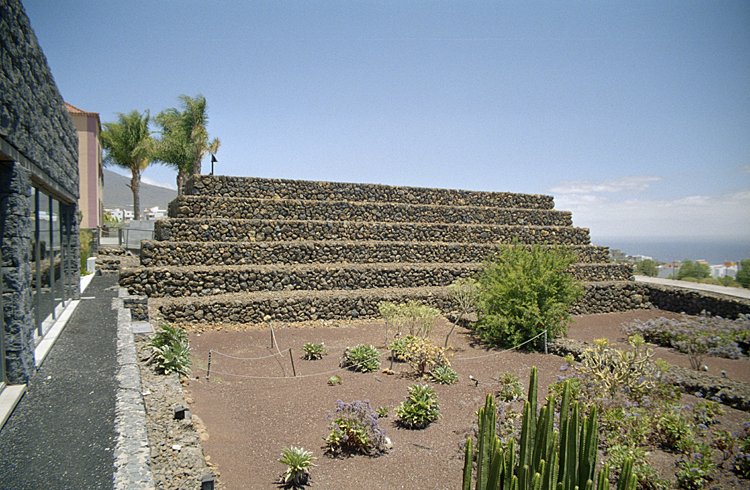 Click for the gallery page to add comments and vote (PID:32818) Güímar Pyramids
