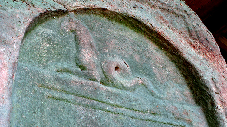 A close-up of the front relief with the Capricornus
