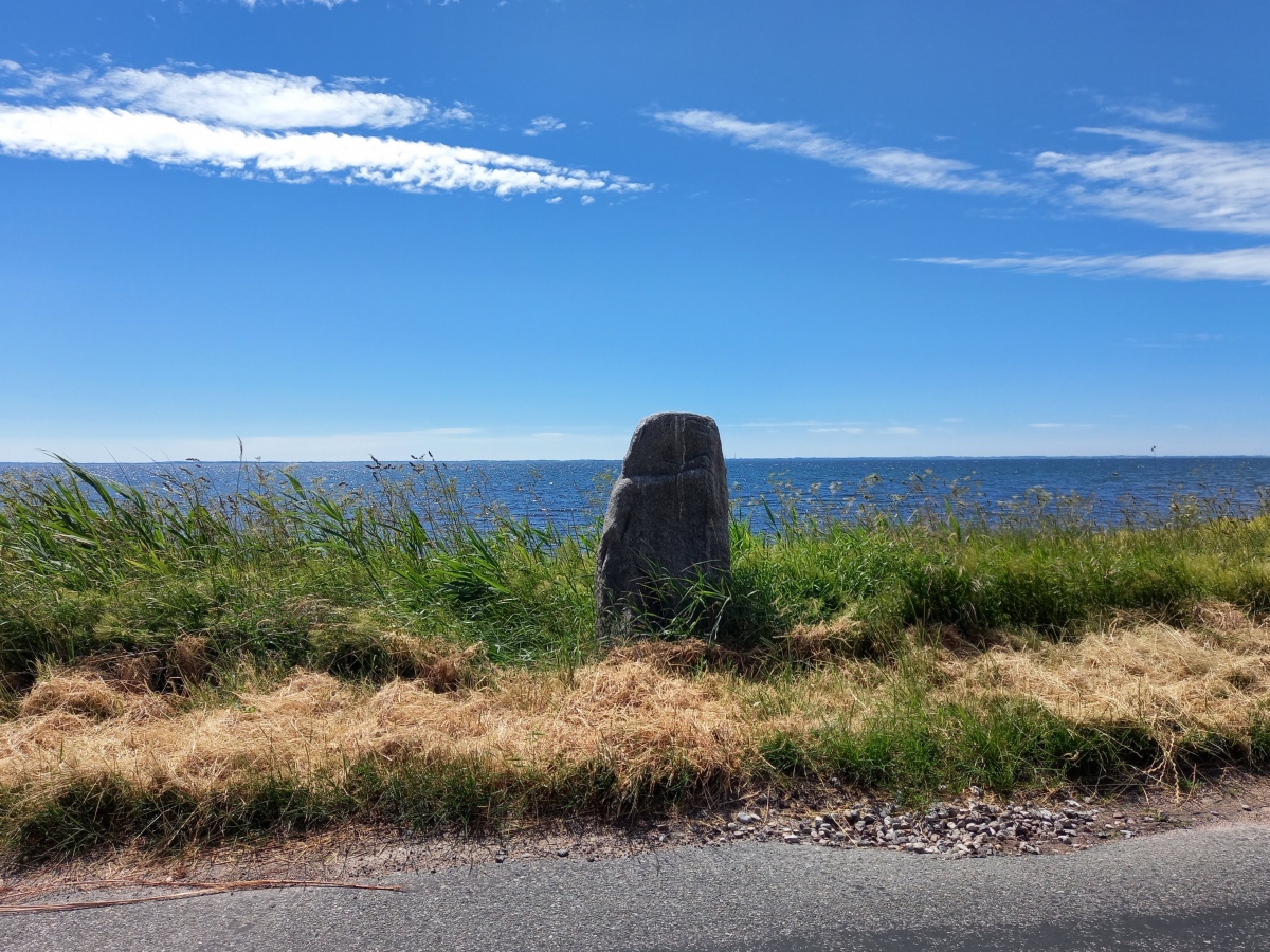 Click for the gallery page to add comments and vote (PID:228590) Tadebækstenen