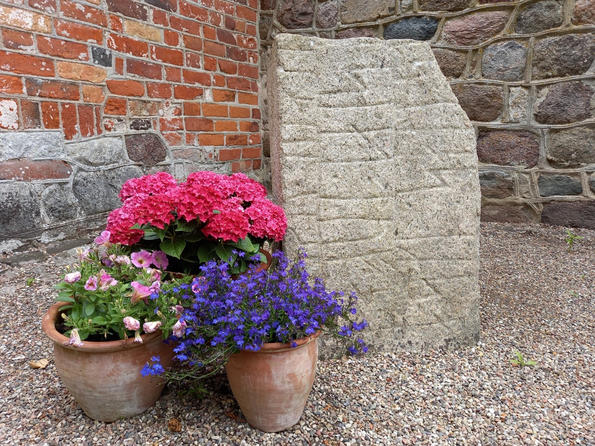Click for the gallery page to add comments and vote (PID:228926) Sandby Runesten