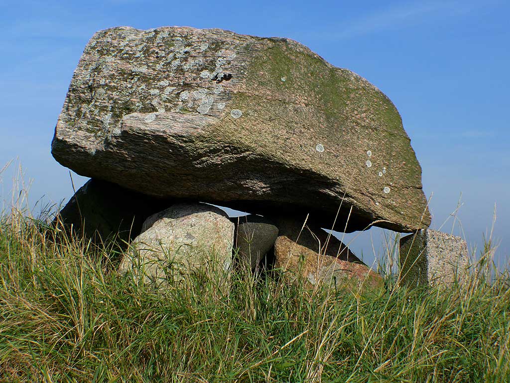 Click for the gallery page to add comments and vote (PID:84070) Helnæs Megalitgrav 4