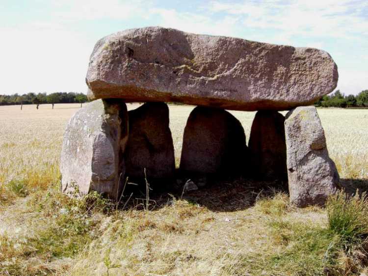 Click for the gallery page to add comments and vote (PID:68634) Hesselbjerg Megalitgrav