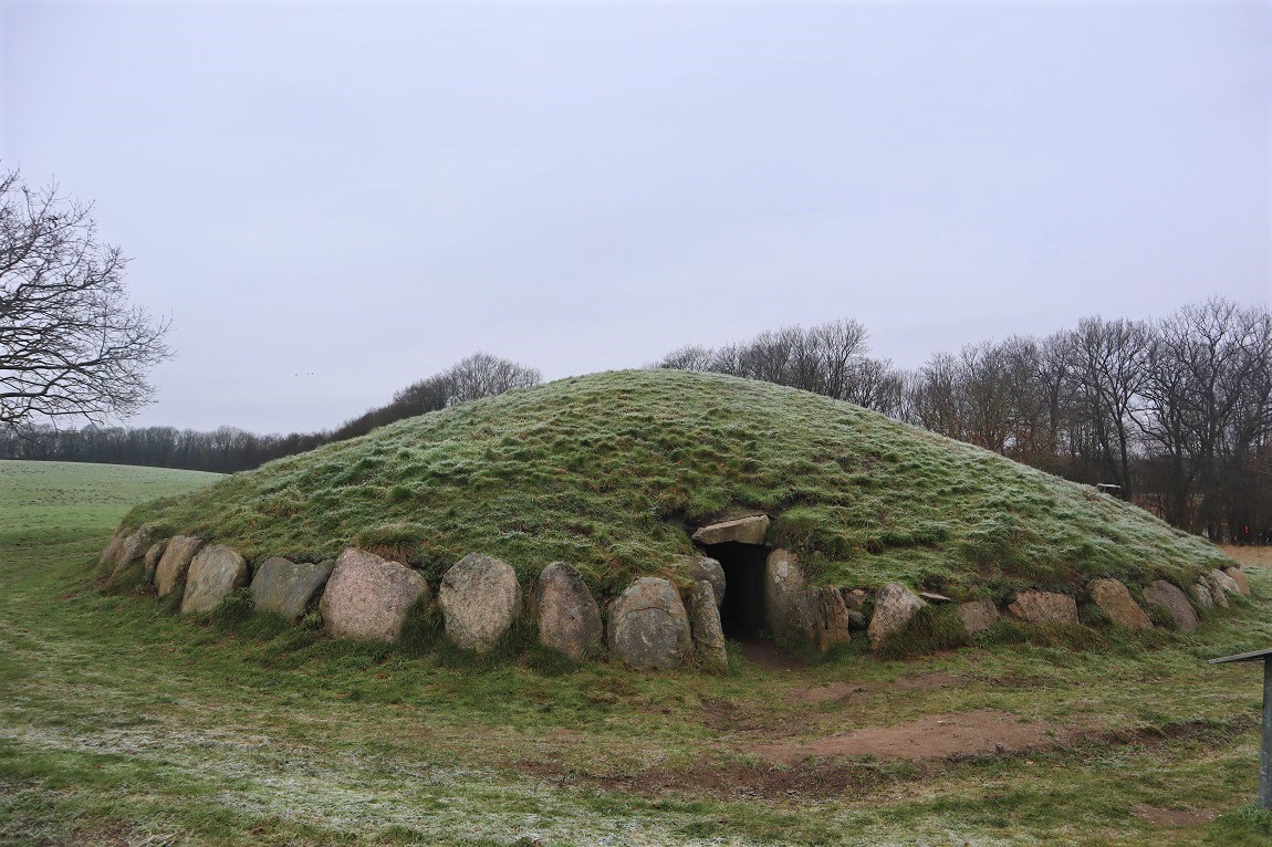 Rugballe Grønhøj Jættestue