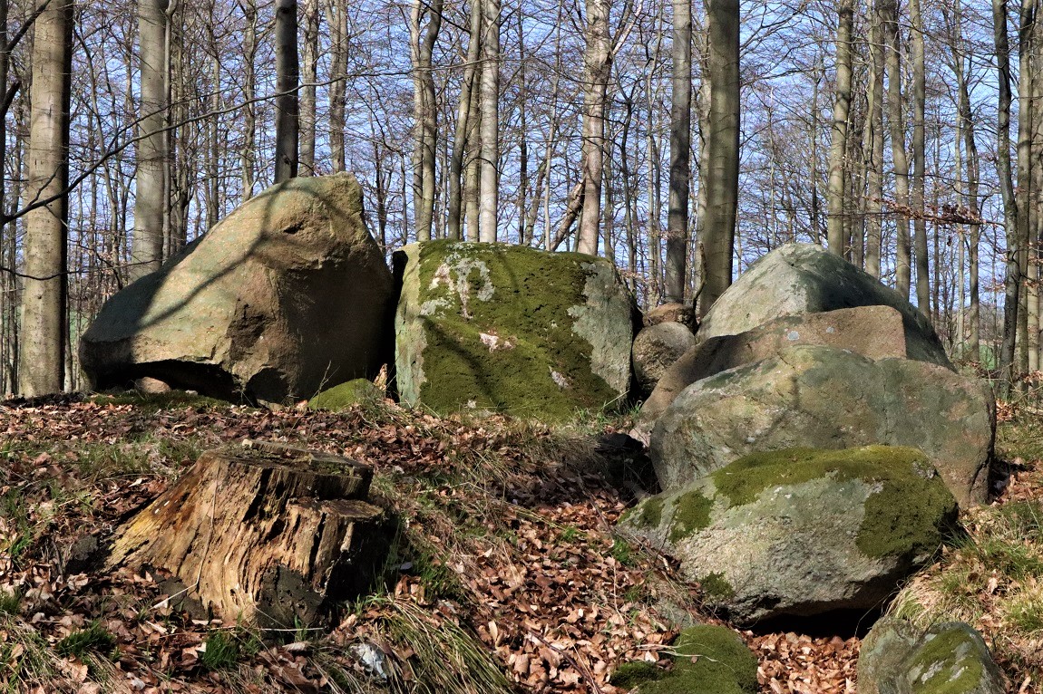 Click for the gallery page to add comments and vote (PID:225470) Ugleholt Skov Jættestue