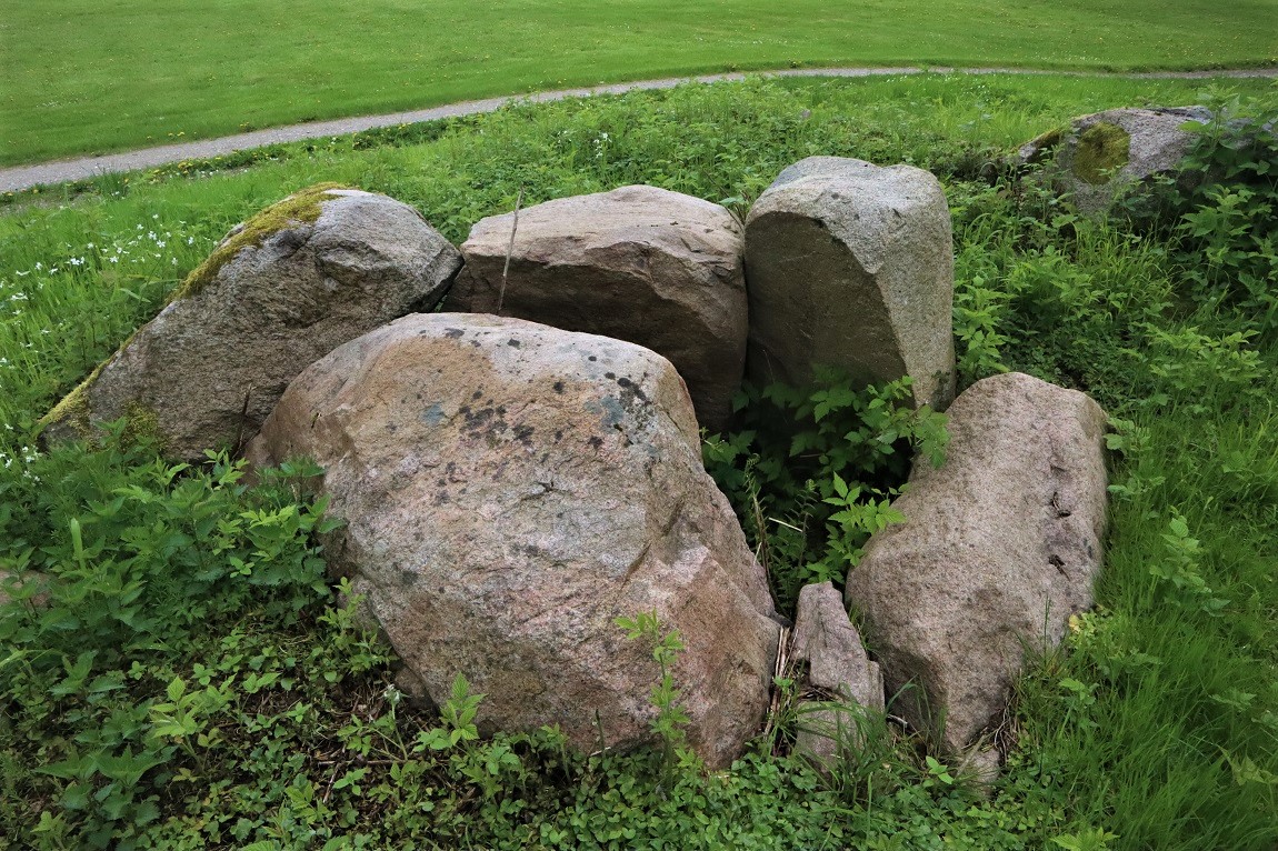 Hørret Skov Megalitgrav