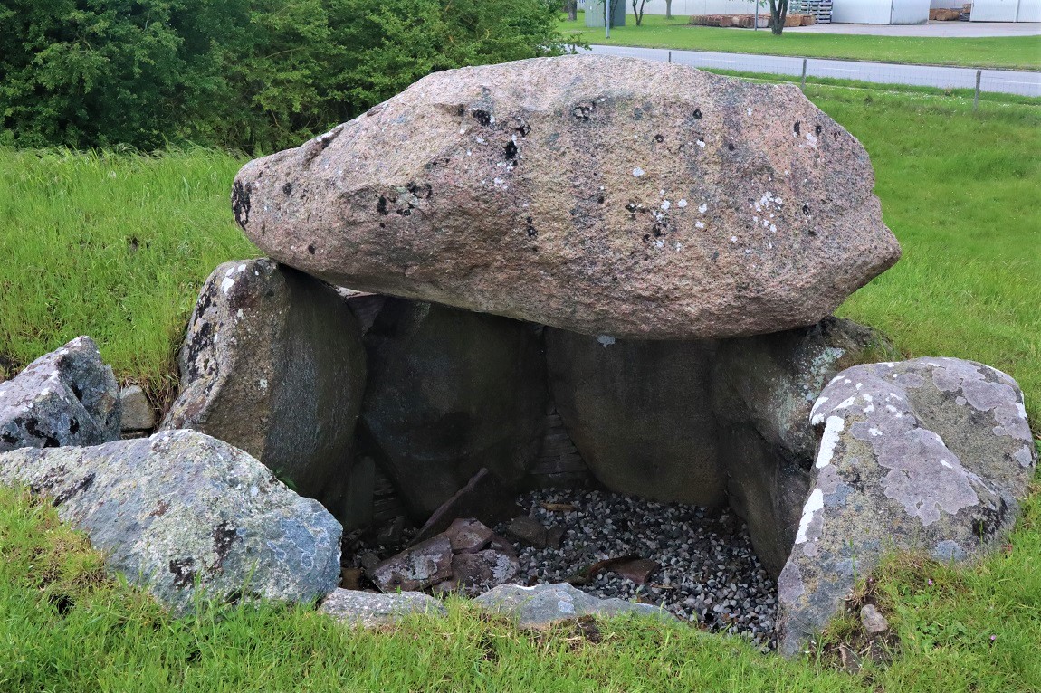Click for the gallery page to add comments and vote (PID:234221) Munkebo Nyhøj Jættestue 1