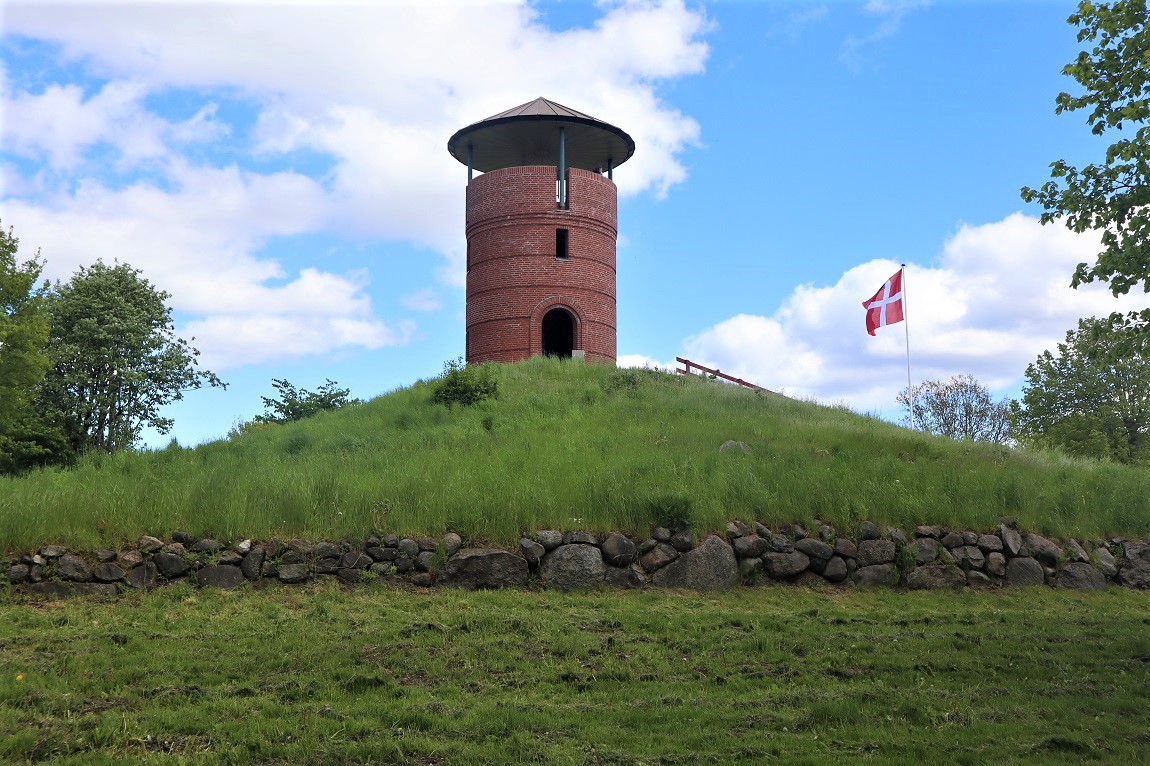 Click for the gallery page to add comments and vote (PID:234627) Loddenhøj (Munkebo)
