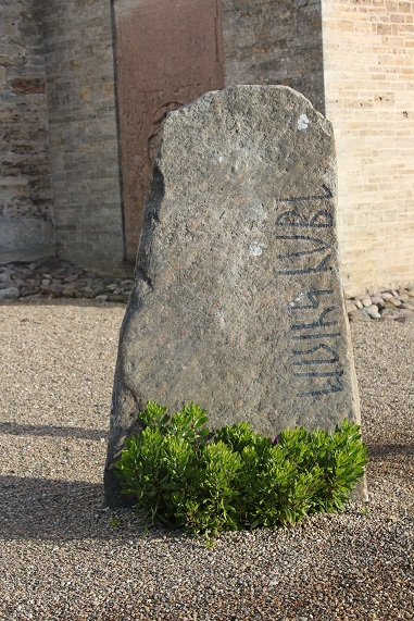 Click for the gallery page to add comments and vote (PID:131473) Starup Runesten