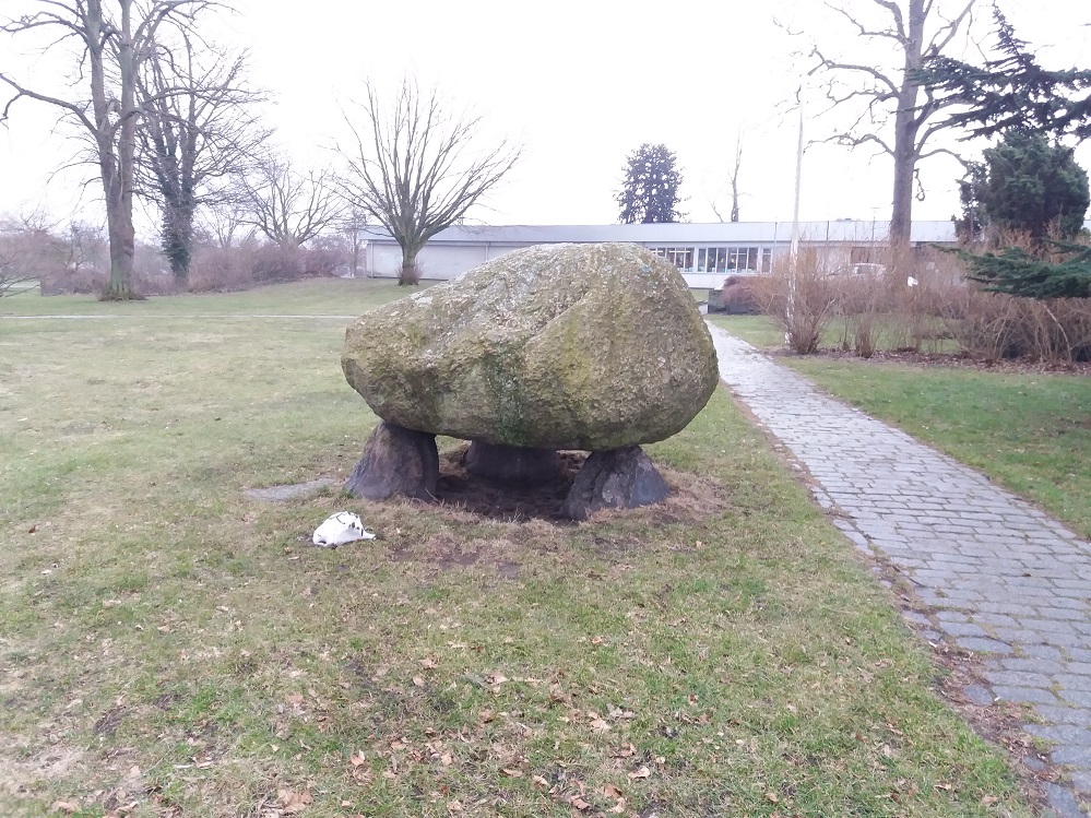 Click for the gallery page to add comments and vote (PID:179977) Modern Dolmen Rønne