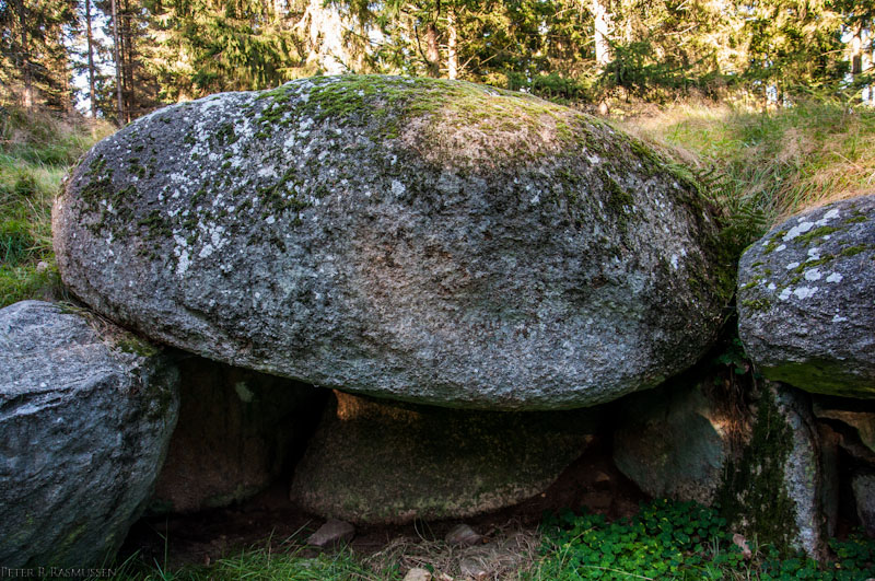 Click for the gallery page to add comments and vote (PID:112823) Lindet Skov Røverkulen Jættestue