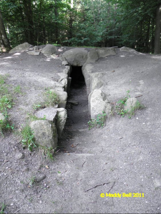 Click for the gallery page to add comments and vote (PID:82922) Bogø Østerskov Hulehøj Jættestue
