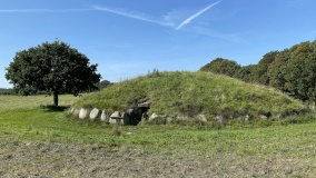 Rugballe Grønhøj Jættestue