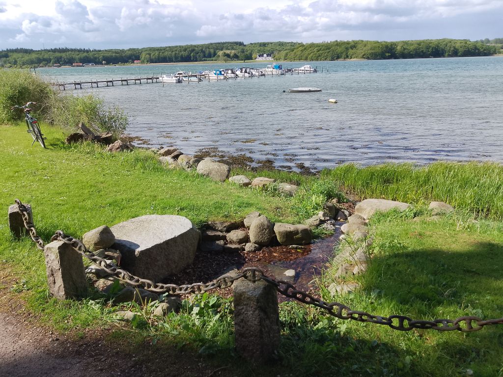 Thurø Vaskested Natural Stone / Erratic / Other Natural Feature : The ...