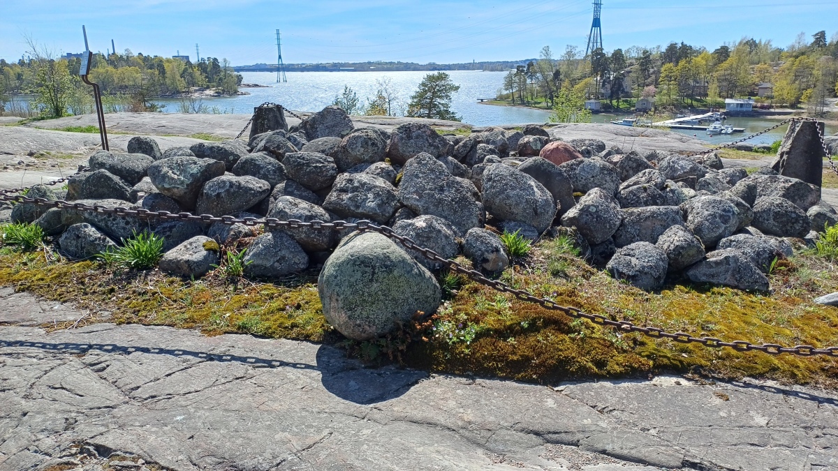 Pronssikautinen hauta Meilahti (1)