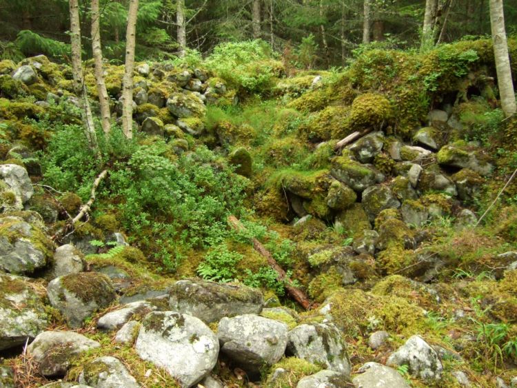 Click for full size image of Kråkneset Cairns (PID:52775) Kråkneset Cairns