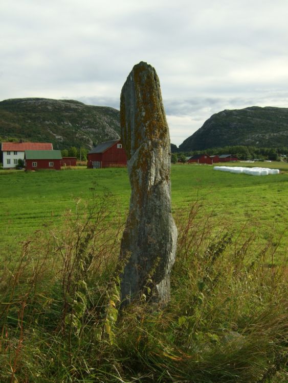 Click for the gallery page to add comments and vote (PID:52858) Fevåg Standing Stone