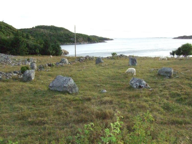 Valseidet burial cairns