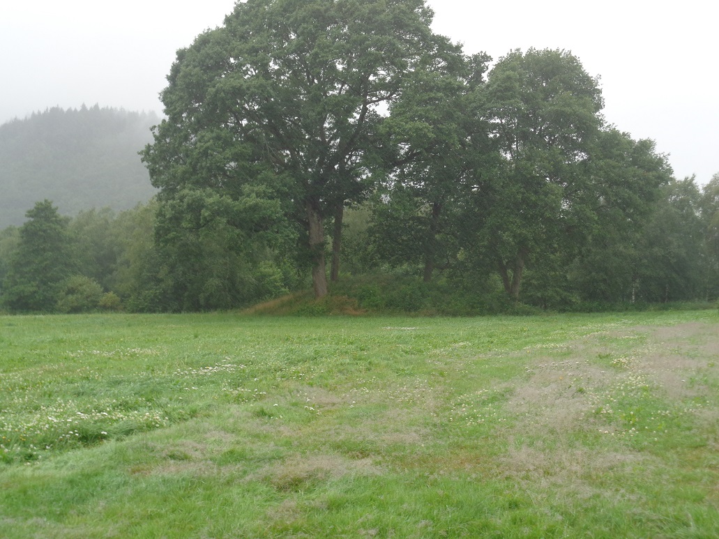 Valle Kirke-Dronninghaugen