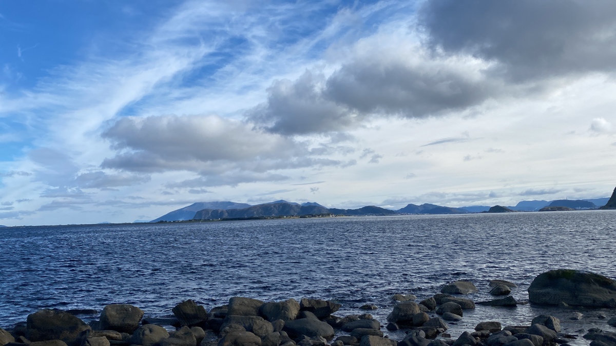 Alnestrøya standing stone