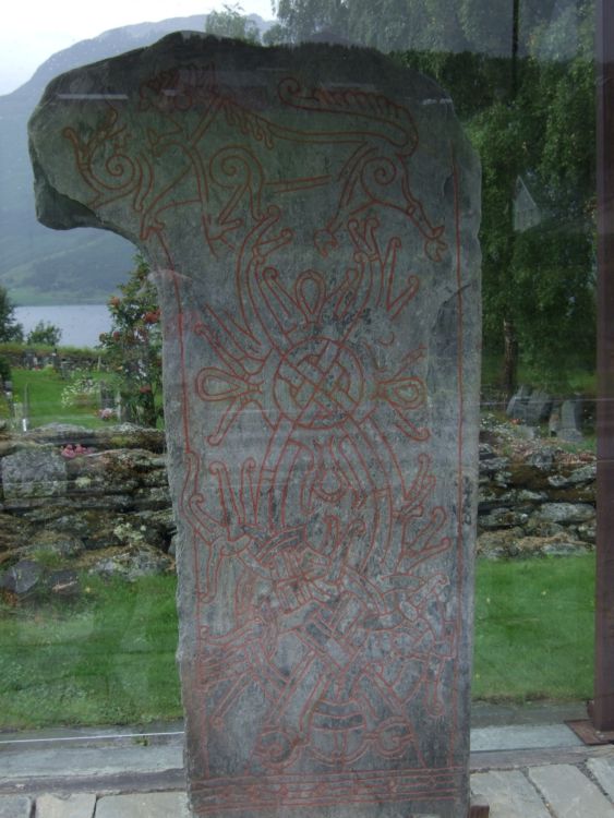 Click for the gallery page to add comments and vote (PID:70304) Vang Runestone