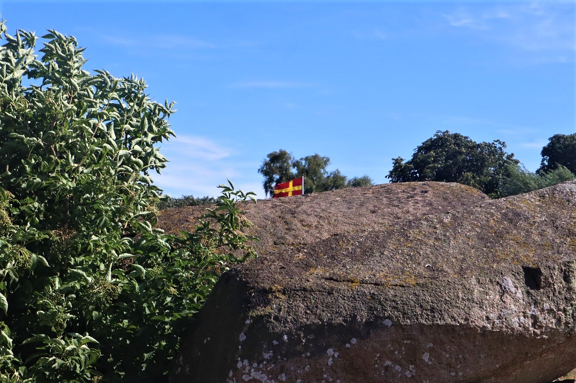 Click for the gallery page to add comments and vote (PID:249711) Snarringe Transitional Long Dolmen