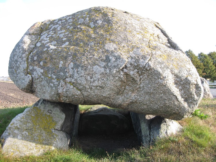 Click for the gallery page to add comments and vote (PID:53601) Skegrie Church Long Dolmen