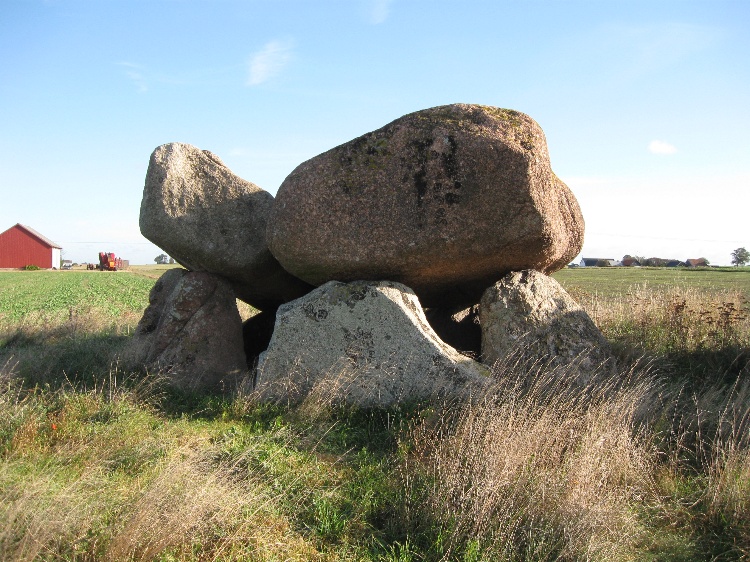 Click for the gallery page to add comments and vote (PID:52563) Snarringe Transitional Long Dolmen