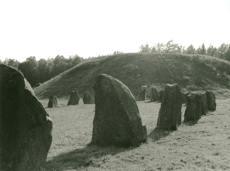 Click for the gallery page to add comments and vote (PID:27034) Anundshög Mound