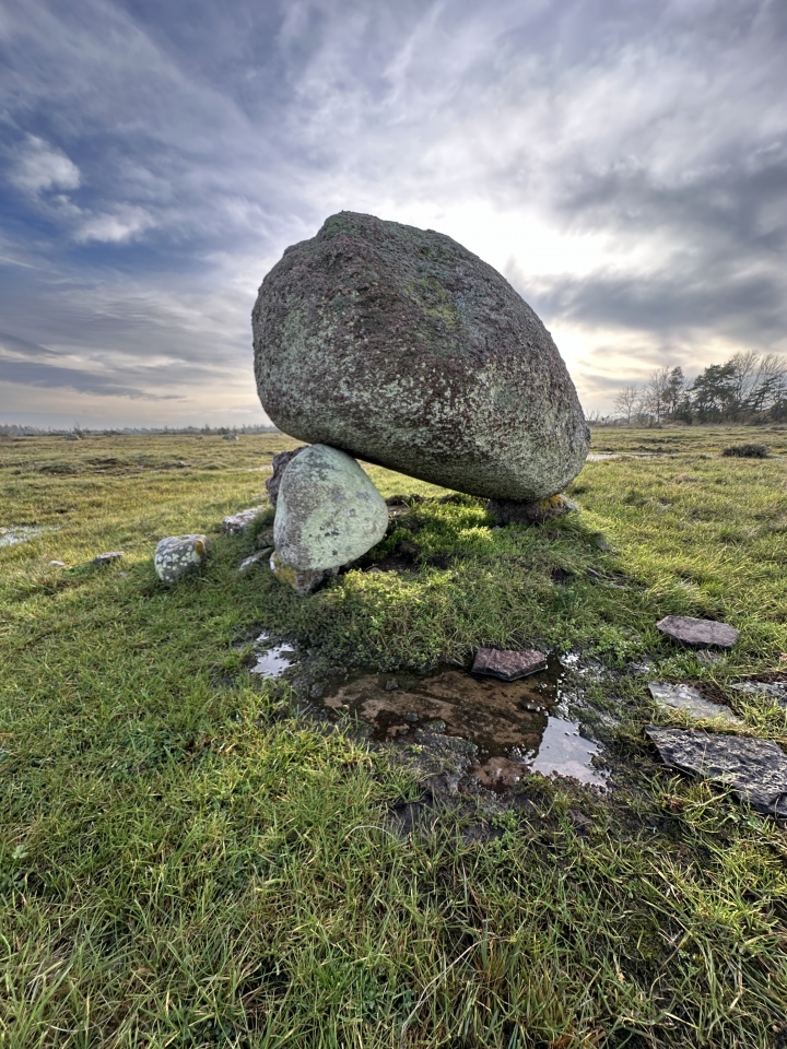 Skogsby dolmen