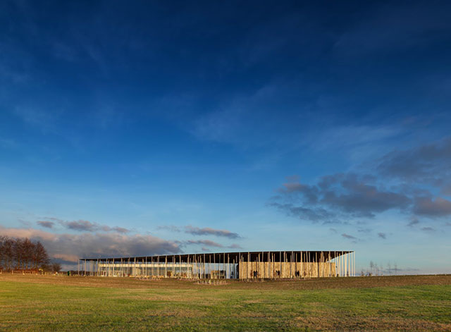 Click for the gallery page to add comments and vote (PID:115741) Stonehenge Visitor Centre