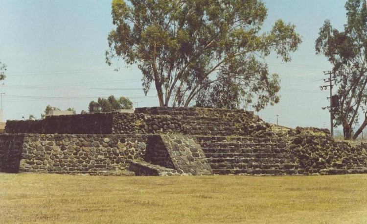 Cuernavaca - Piramide de Teopanzolco