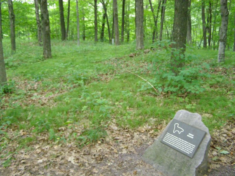 Click for the gallery page to add comments and vote (PID:263346) Devil''s Lake Mounds