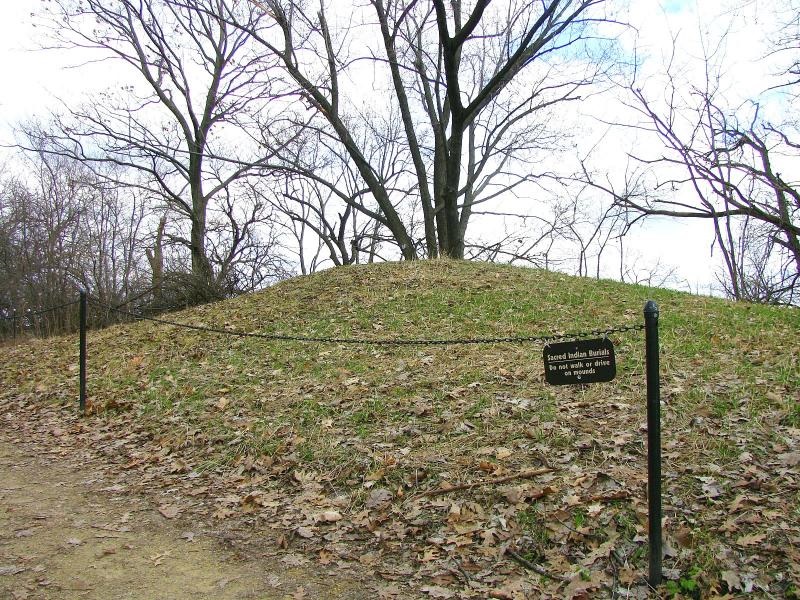 Click for full size image of Picnic Point Effigy Mounds (PID:275444) Picnic Point Effigy Mounds