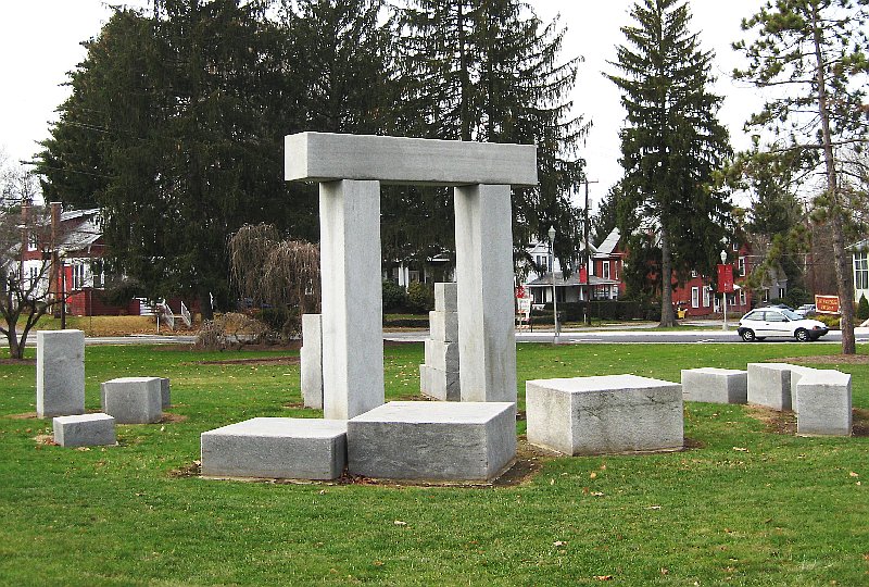 Stroudhenge Tritlithon