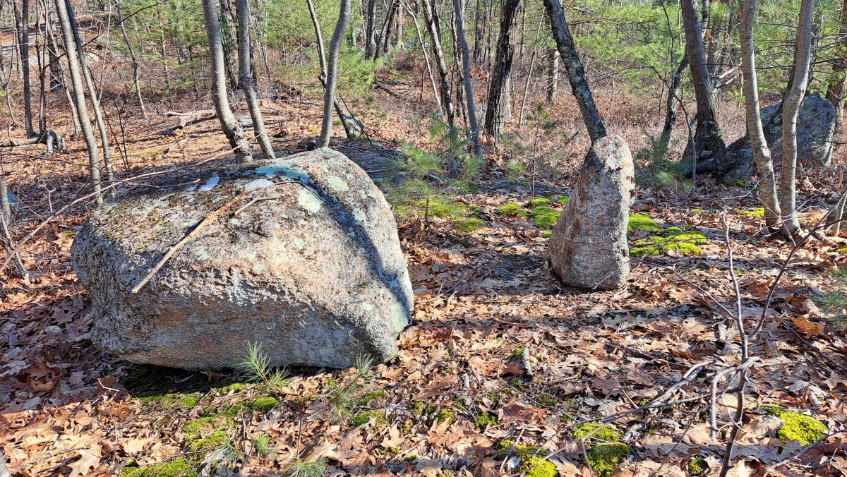 Click for the gallery page to add comments and vote (PID:253557) Foxborough Perched Boulder (5)