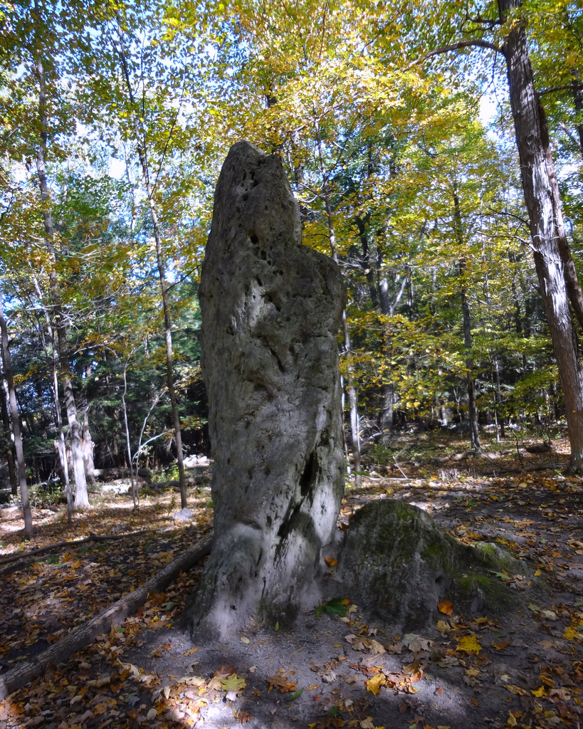 Giant's Thumb and mound