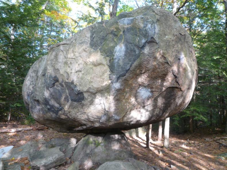 Click for full size image of Pawtuckaway Balancing Rock (PID:197576) Pawtuckaway Balancing Rock