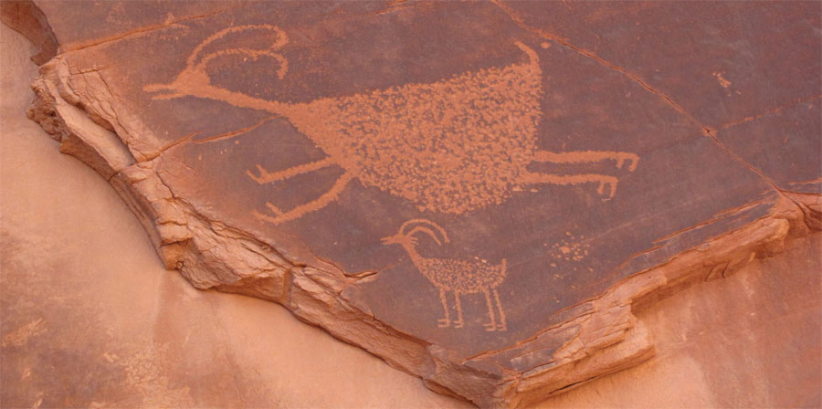Click for the gallery page to add comments and vote (PID:98622) Monument Valley - Sun's Eye Arch Petroglyphs