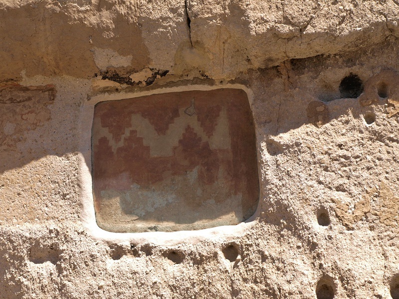 Pictogram in Long House Pueblo, which used the cliffside ans the back wall of the rooms.
Photo by bat400, April 2012.