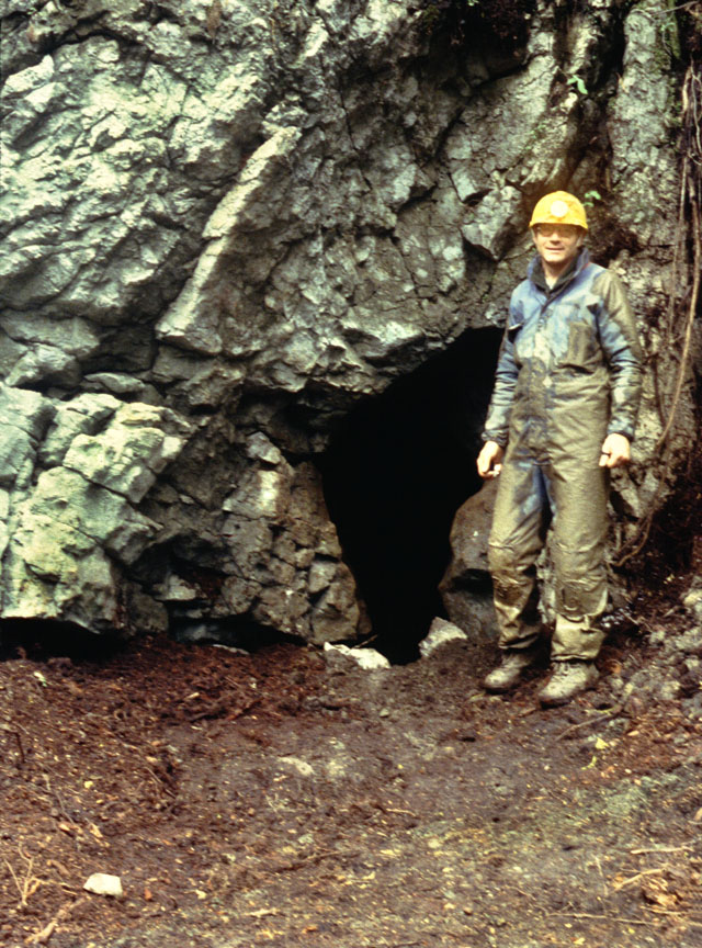 Timothy H. Heaton at the entrance of the On Your Knees Cave 2000

by Wikimedia Commons (Creative Commons Licence photo)