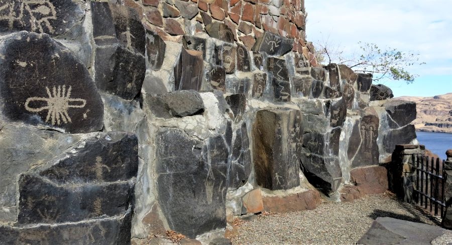 Click for full size image of Vantage Petroglyphs (PID:209920) Vantage Petroglyphs