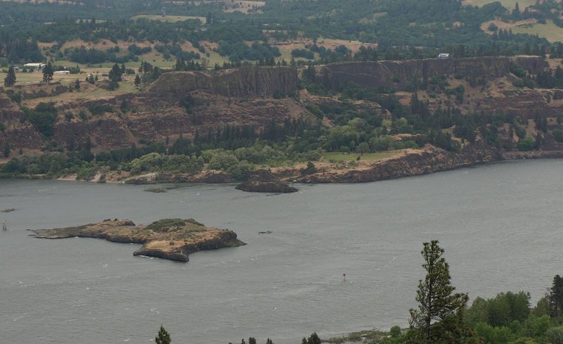 Photo taken from a roadside overlook on Oregon highway 84.
May 2013.