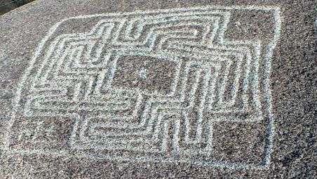 Click for full size image of Hemet Maze Stone (PID:262752) Hemet Maze Stone