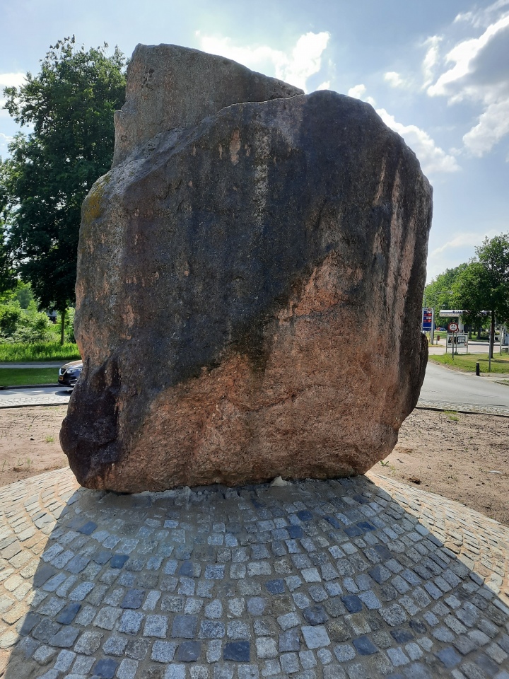 Click for the gallery page to add comments and vote (PID:234995) Zwerfsteen Borger