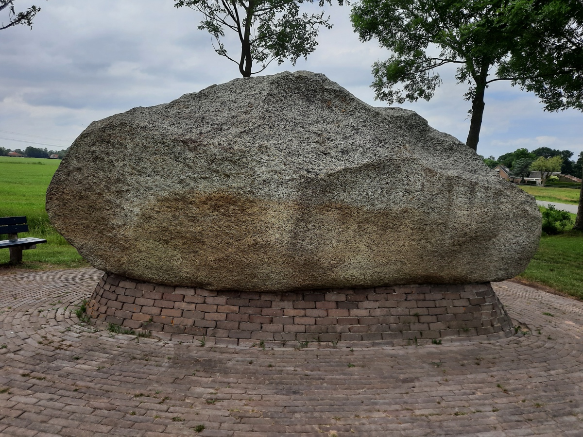 Click for the gallery page to add comments and vote (PID:235137) Zwerfsteen van Rottum