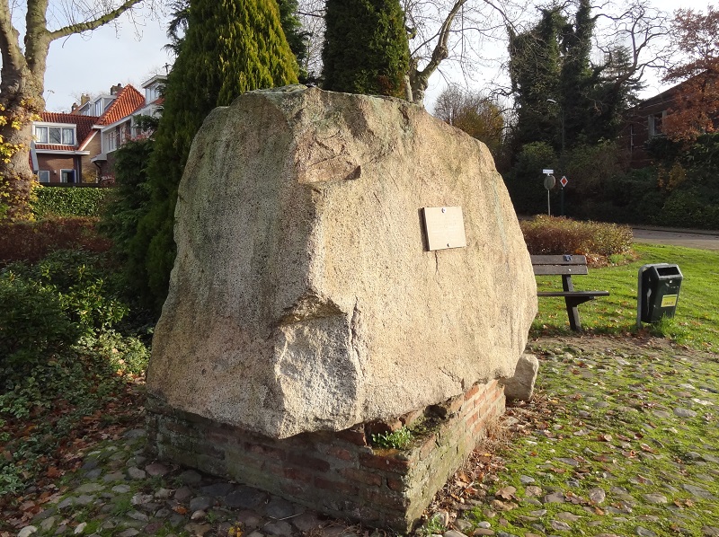 Click for the gallery page to add comments and vote (PID:174537) Zwerfsteen van Rhenen