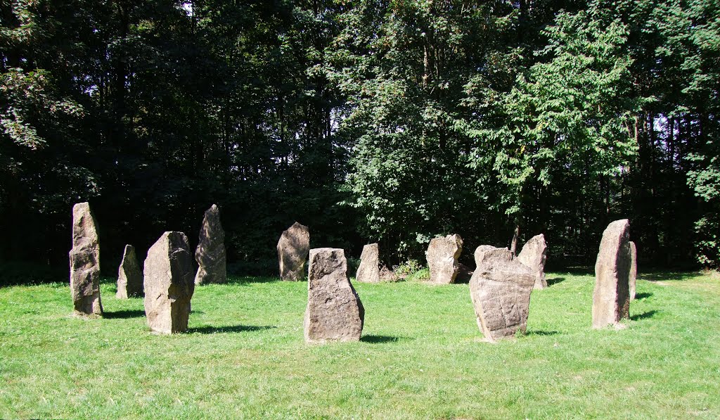 Blaschette Modern Stone Circle