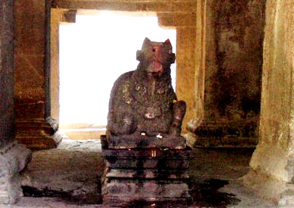 Click for full size image of Pataleshwar cave temple (PID:150249) Pataleshwar cave temple